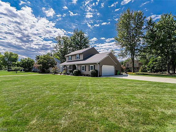 4th image of 370 Lear Rd