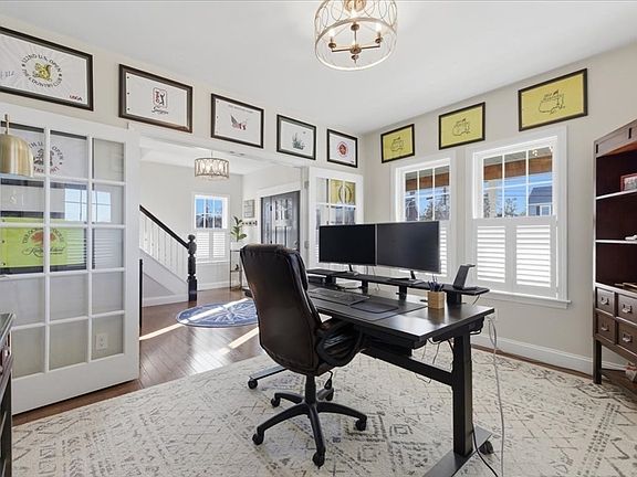 4th image of 27 Curtis St