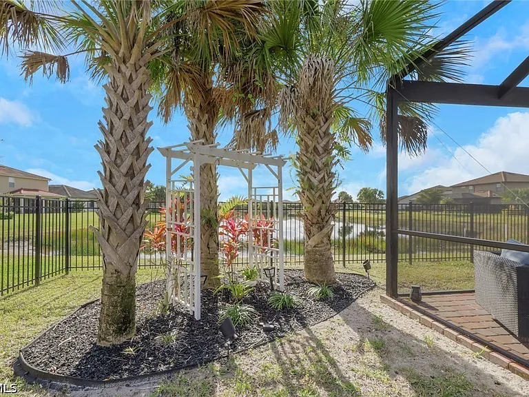 3425 Hampton Blvd — Photo 36