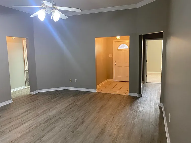 812 Willow Pointe Dr E — Photo 3