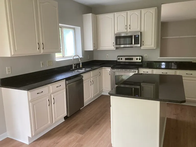 7299 Rolling Meadows Dr — Photo 10