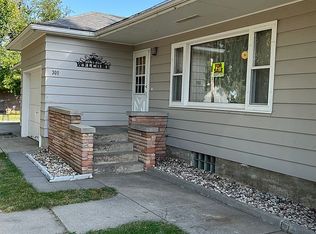 300 E 4th St, Menno, SD 57045