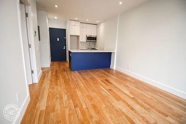 Rented by MySpaceNYC | media 4