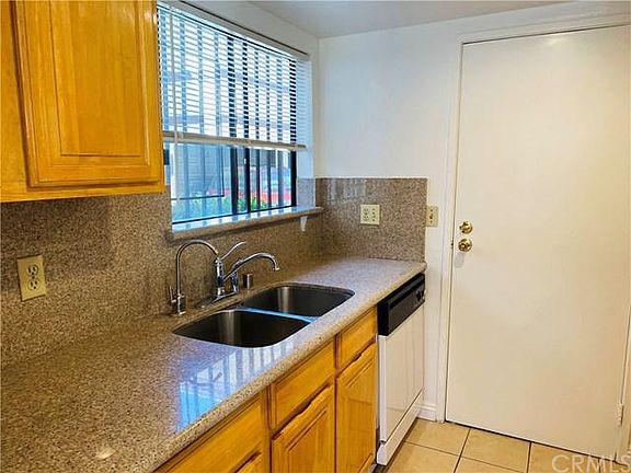 5th image of 322 N Huntington Ave
