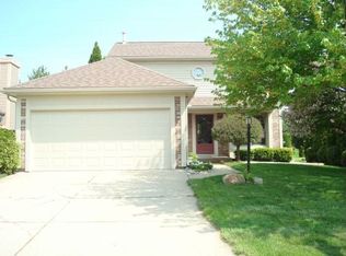 1573 Colony Dr, Rochester Hills, MI 48307