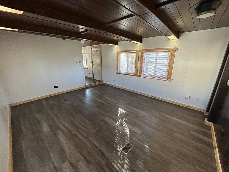 300 Linda Lee St — Photo 12