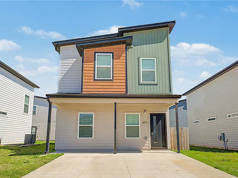 890 Tennessee Ave — Photo 1