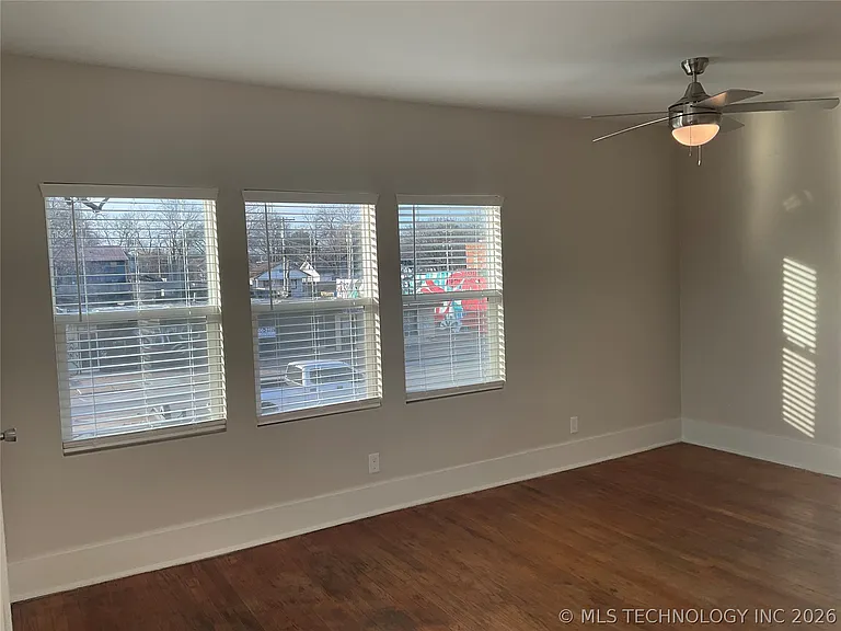 1351 E 6th St — Photo 14