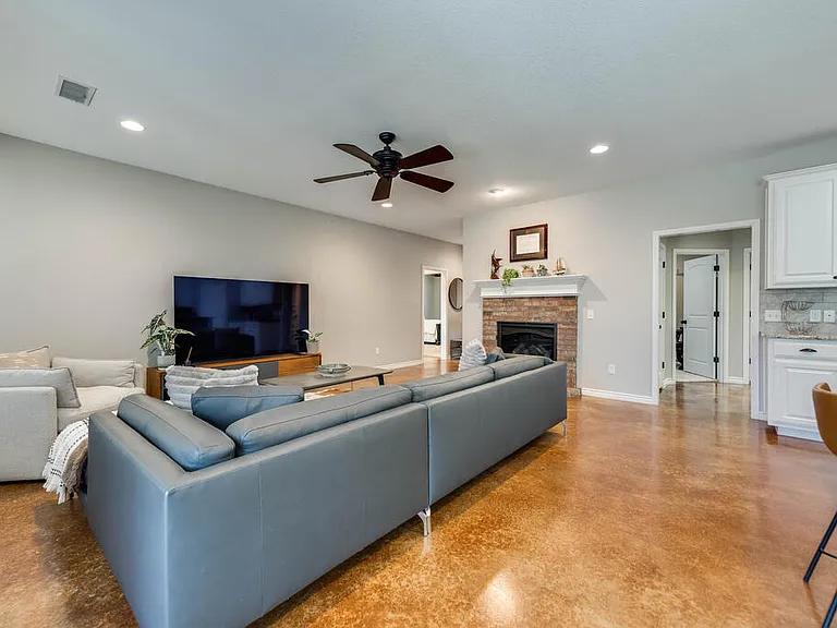 5809 Rio Grande Ave — Photo 7