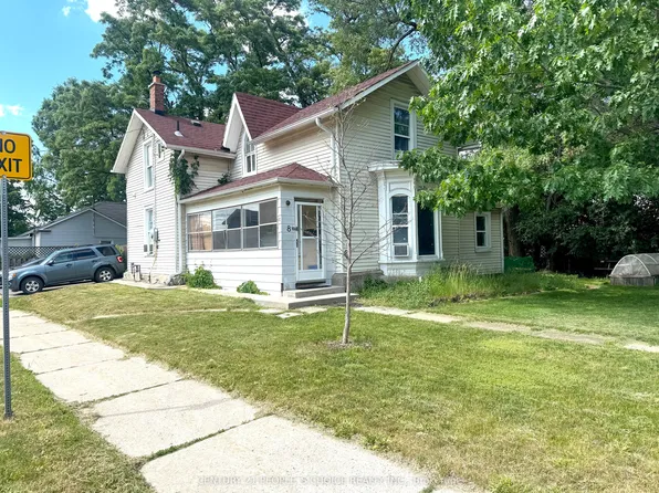 8 Mary St, Brampton, ON L6W 2P8
