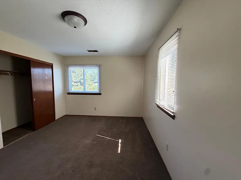 4819 Azelia Ave N #8 — Photo 9
