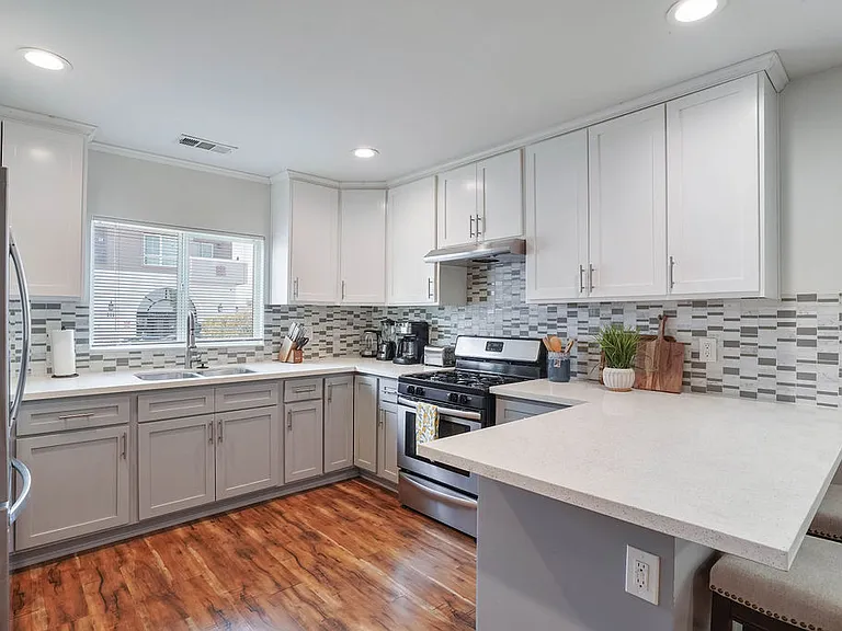 120 N Rowan Ave — Photo 10