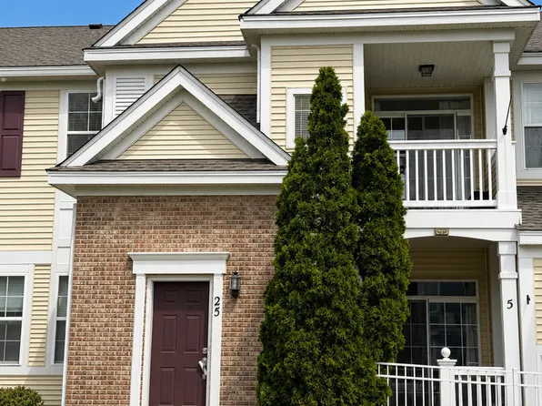 2225 Aurora Dr Unit 25, Hampshire, IL 60140
