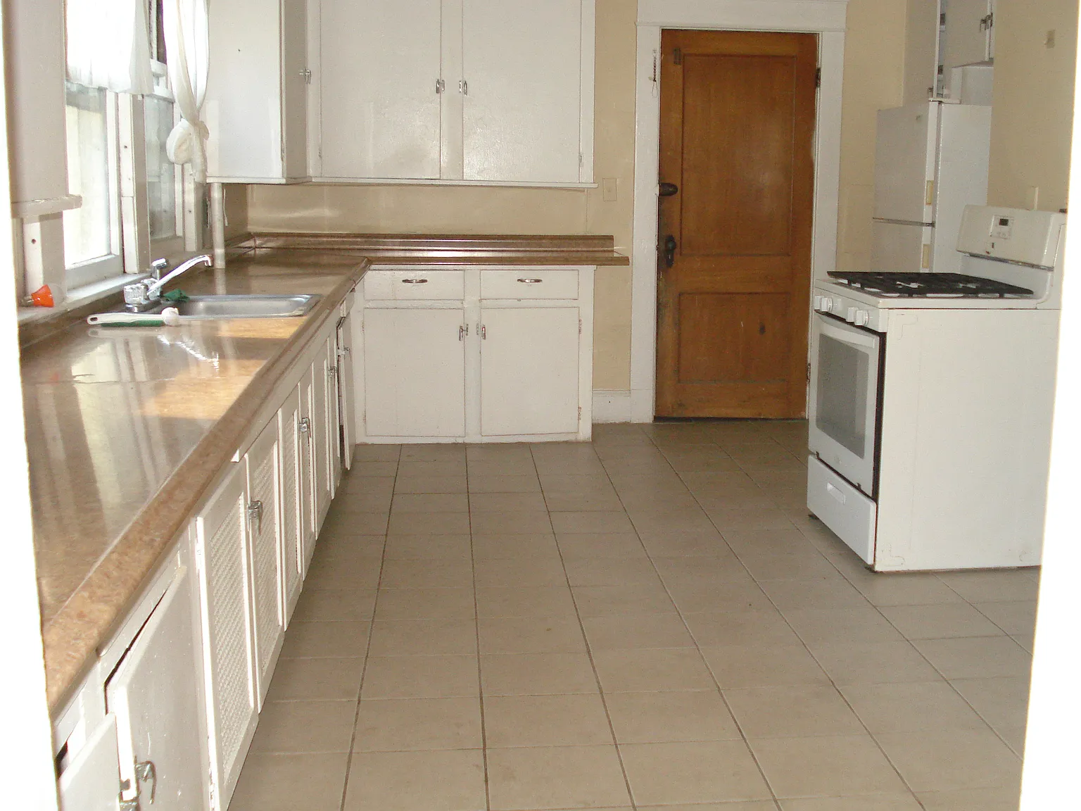 3 bed, $2,300 — Photo 4