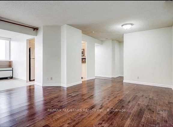 3rd image of 41 Markbrook Ln #1505
