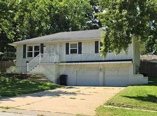 3908 S Crackerneck Rd, Independence, MO 64055