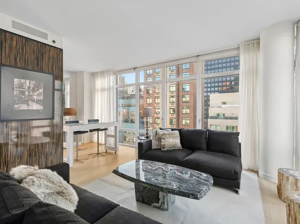 207 East 57th Street 19B image 3 of 18
