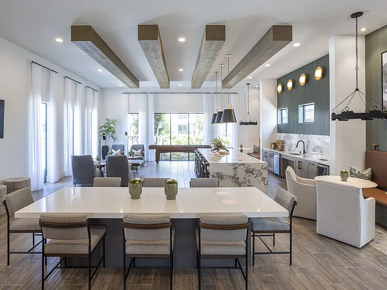 Broadstone Creekside apartments community photo