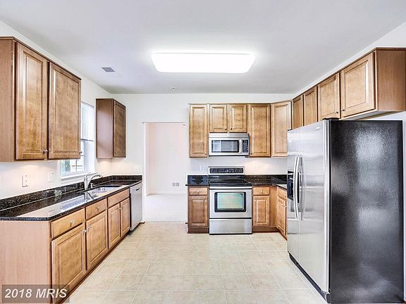 5th image of 8611 Wintergreen Ct Unit 203