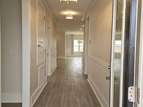 3rd image of 4271 Montague Dr