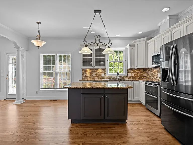 1325 Old Regent Dr — Photo 25