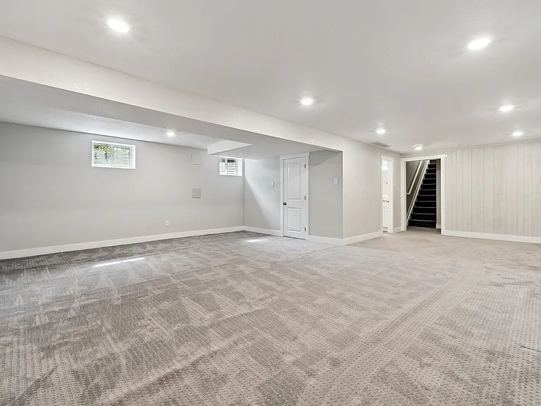 1631 S Allison St — Photo 19