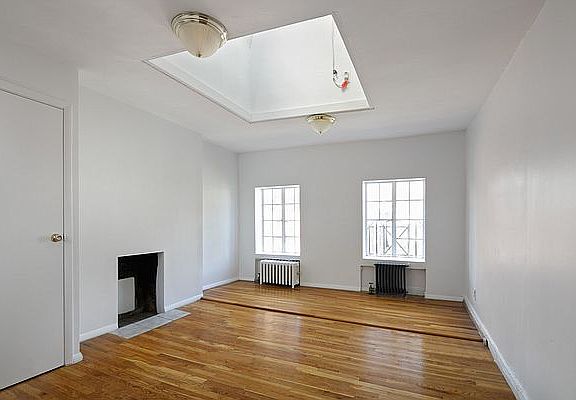 3rd image of 323 W 4th St APT 5A