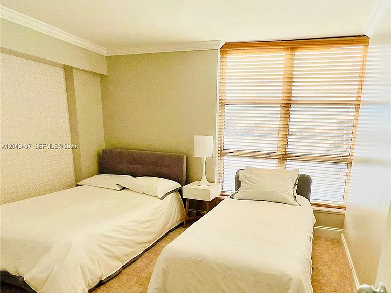 3600 Mystic Pointe Dr #1401 — Photo 17