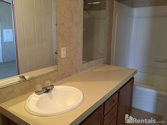 5th image of 1018 Fawn Ln