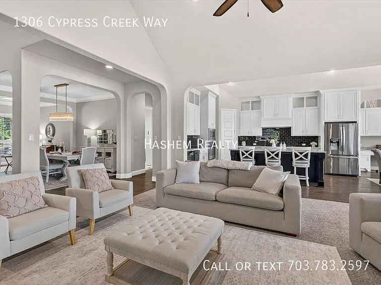 1306 Cypress Creek Way — Photo 8
