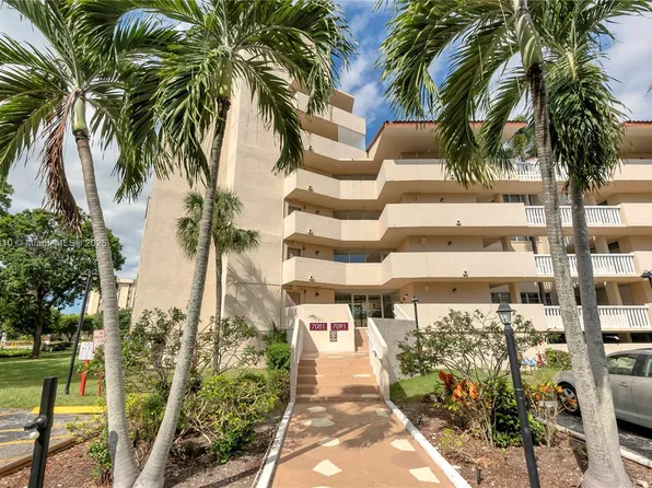 7081 Environ Blvd APT 641, Lauderhill, FL 33319