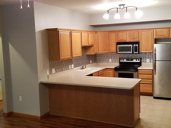 2nd image of 90 E Jefferson St #3