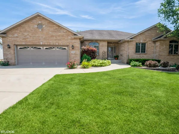 7351 Jeffrey St, Schererville, IN 46375