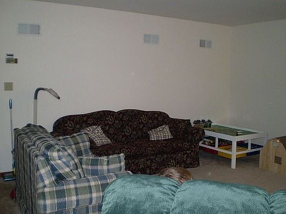 3rd image of 6752 Washington St