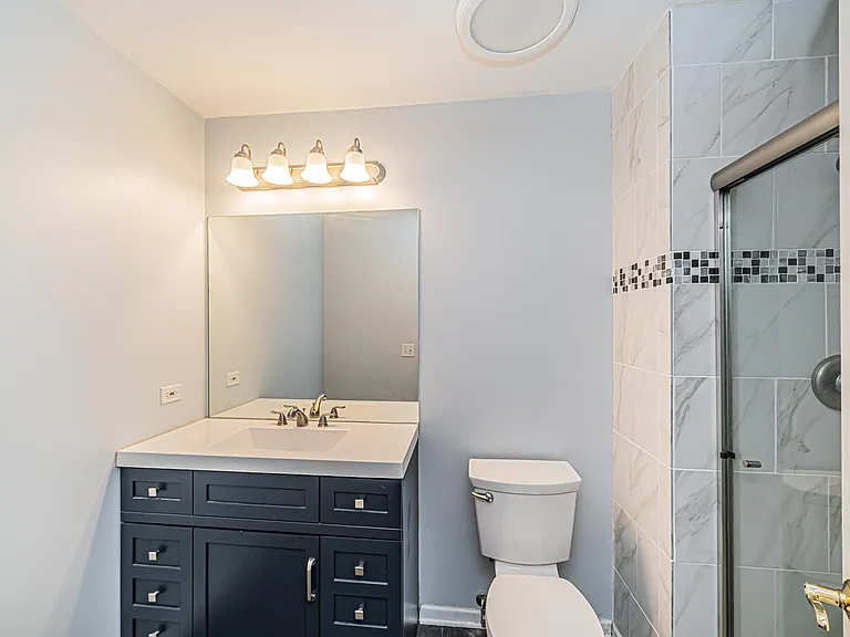 1060 Ellsworth Dr — Photo 4