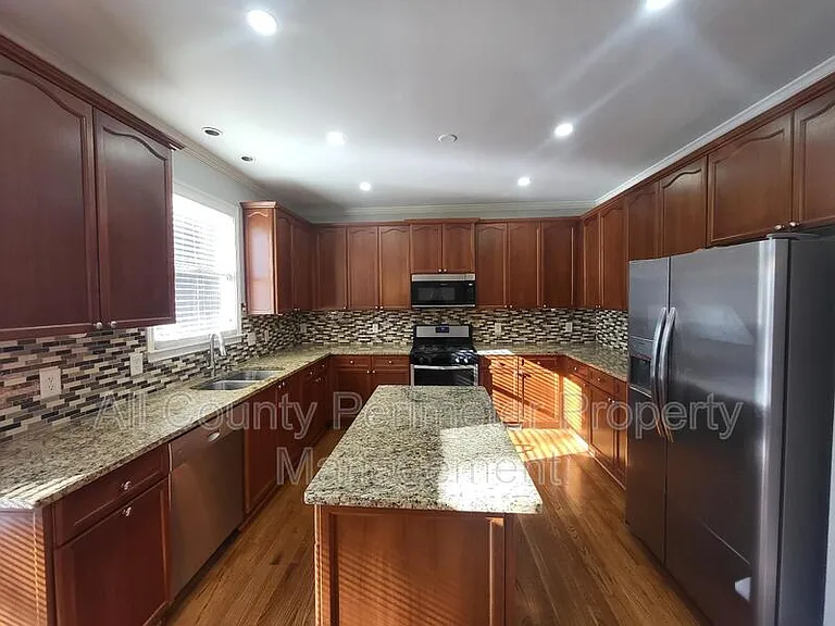 1328 Whisperwood Ln — Photo 7