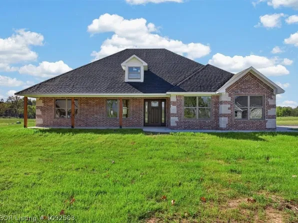 114 Rockcreek Dr, Wister, OK 74966