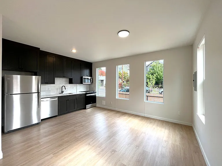 4723 N Williams Ave — Photo 4