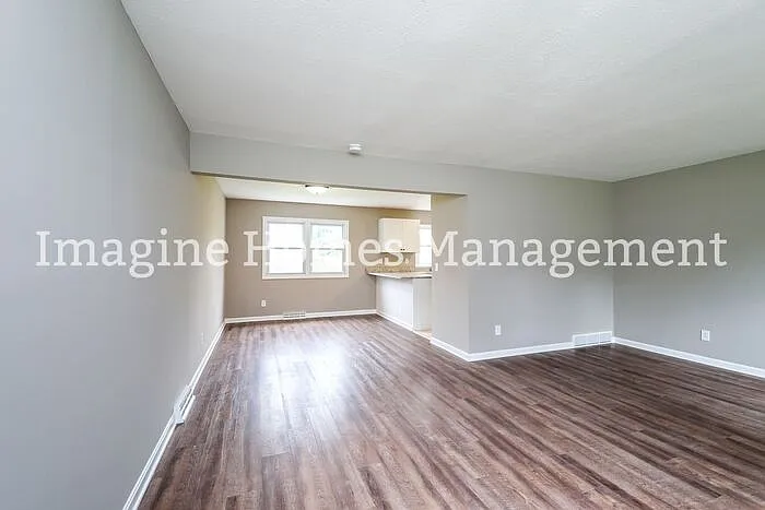 4 bed, 2.5 bath, 1903 sqft, $2,899 — Photo 3