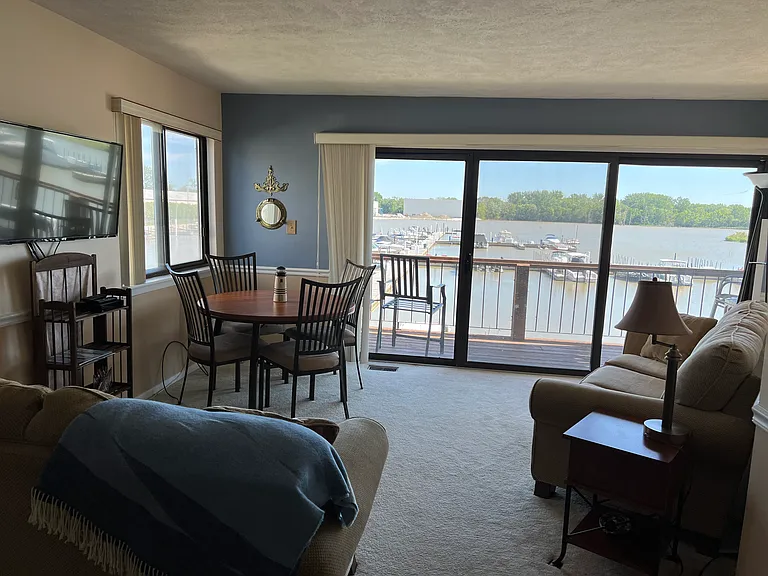 513 W Lakeshore Dr — Photo 16