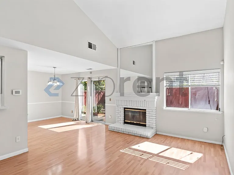 34545 Melissa Ter — Photo 6