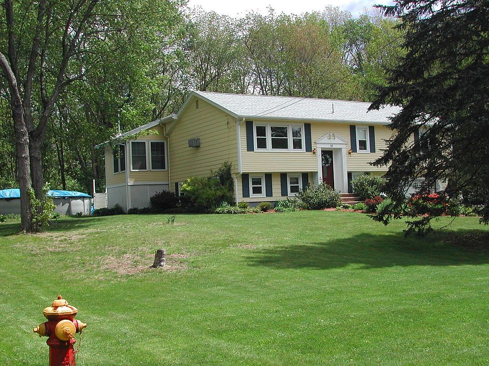 Beautiful North Tewksbury Neighborhood
