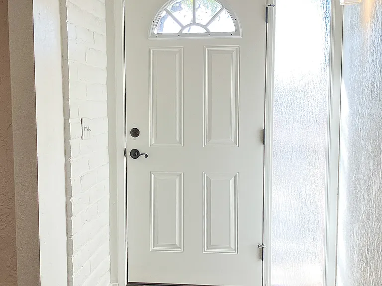 3700 S Serena Ln — Photo 4