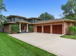 6000 Pershing Ave, Downers Grove, IL 60516