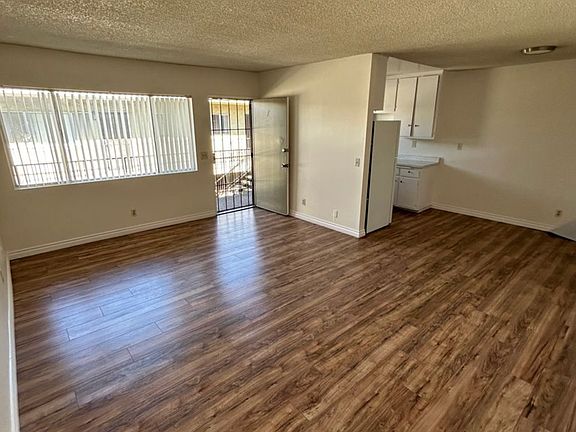 4th image of 843 13th St APT F