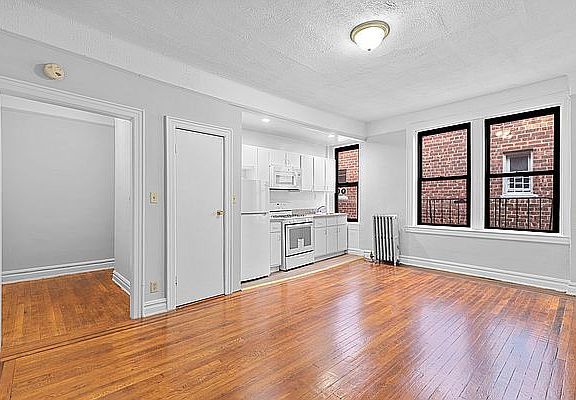4th image of 140-30 Beech Ave #3F