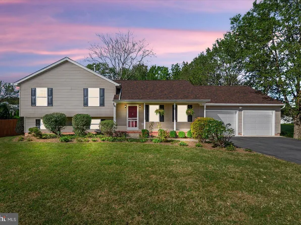 17 Myers Dr, Fredericksburg, VA 22405