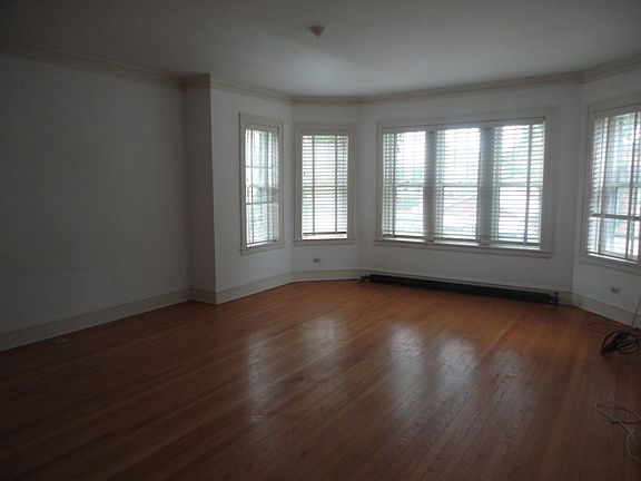2nd image of 1420 Newcastle Ave