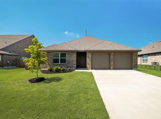 141 Cantle St, Waxahachie, TX 75165