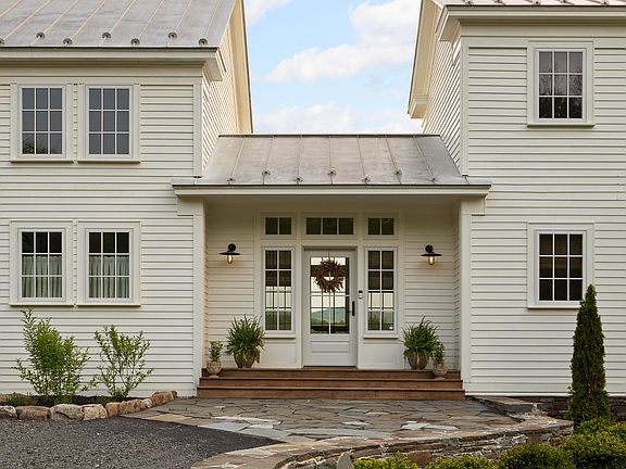 3rd image of 1174 Potter Mountain Road